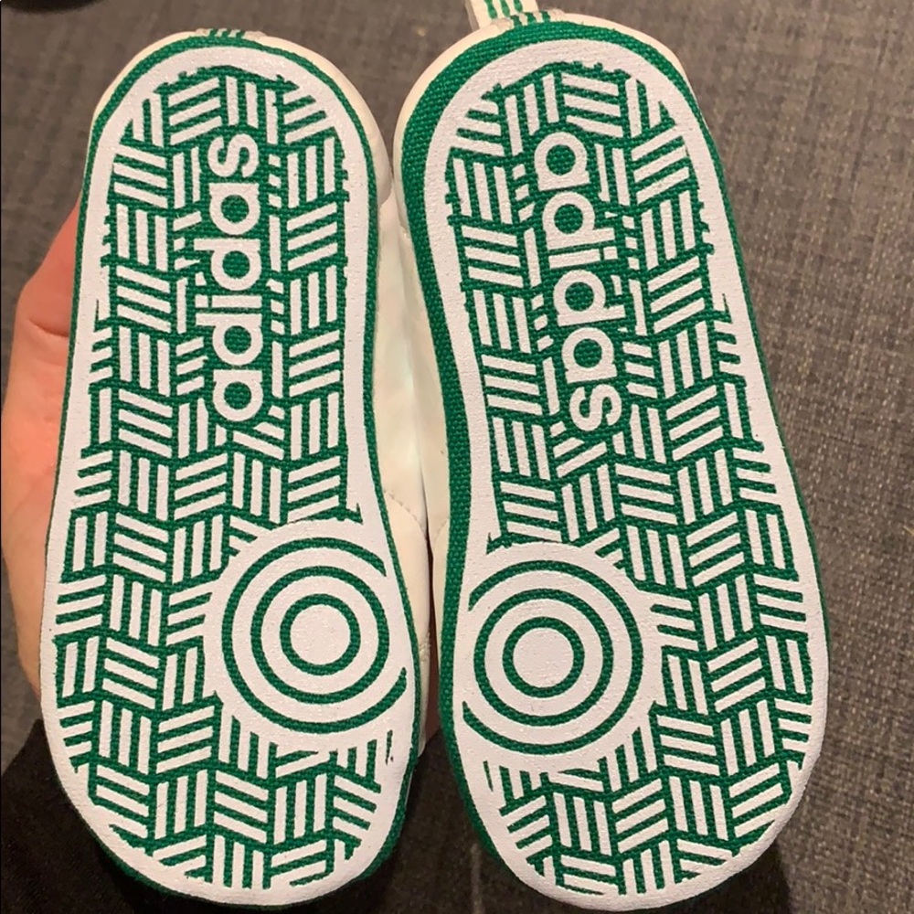 NEW adidas shoes size 3 boys - Picture 2 of 3